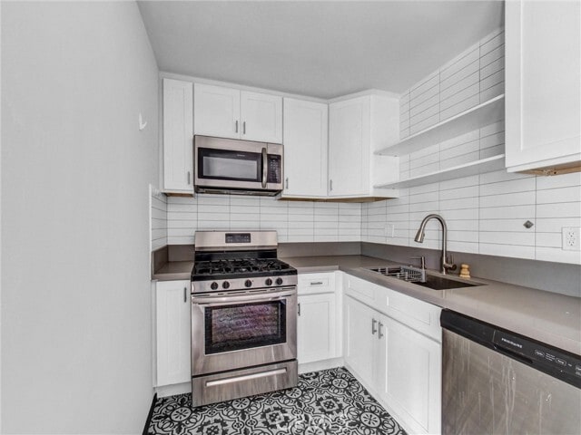 Building Photo - 1319 Cypress Ave