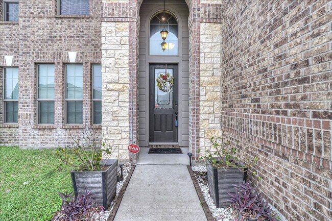 Building Photo - 7809 Pavo Real - 4/bedroom 3.5/bathroom - ...