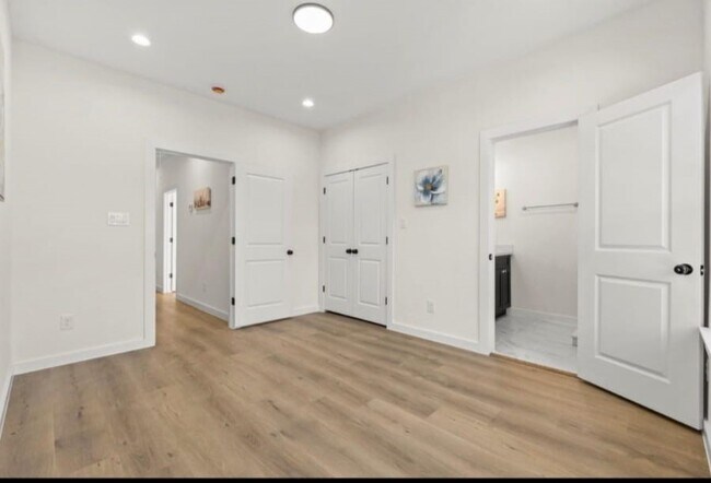 Foto del edificio - 8149 Talton St