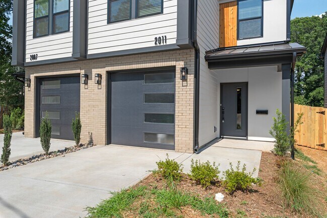Foto del edificio - New Construction Townhome in Westerly Hills