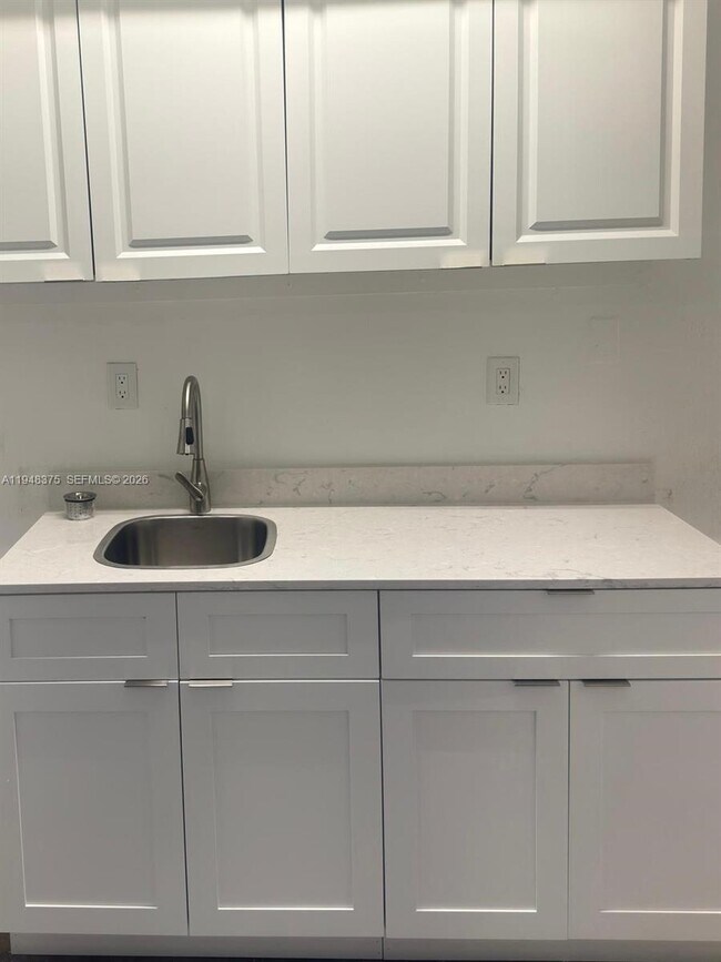 Building Photo - 1844 Taft St