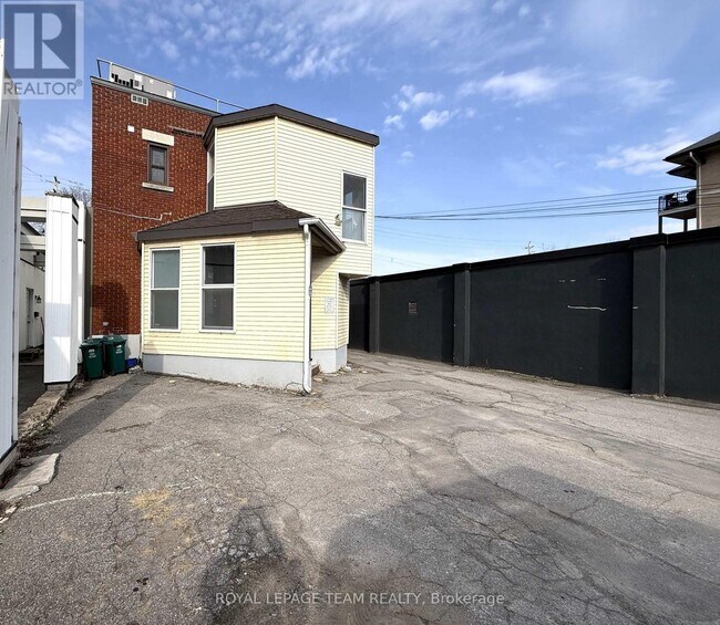 Building Photo - 790 Bronson Ave
