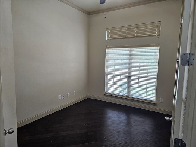 Building Photo - 4012 Eaton Park Dr