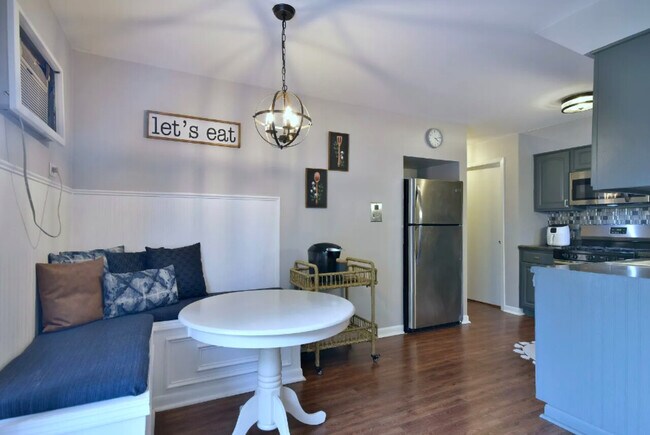 Building Photo - 5739 129th Street 2C
