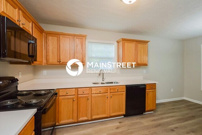 Building Photo - 3 Bedroom Pet-Friendly Home in Oxford, GA with Main Street Renewal