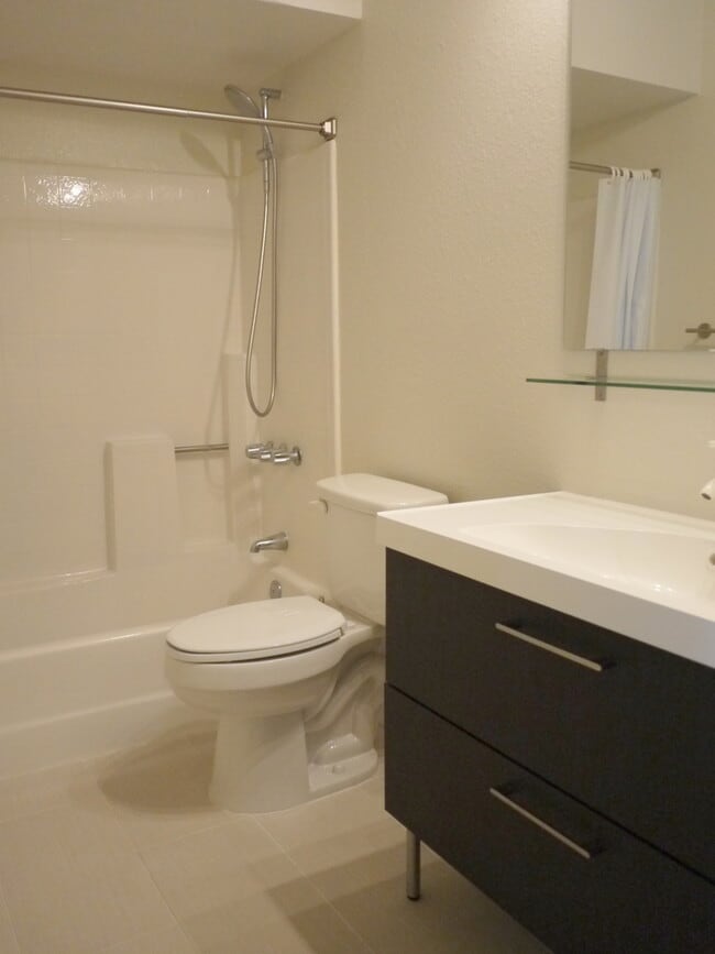 Building Photo - 700 Mesquite Cir