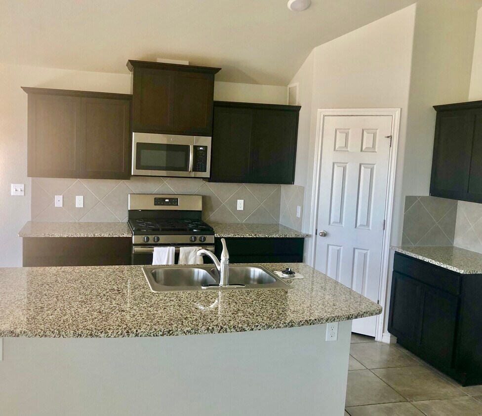 Foto principal - 7513 Killebrew Dr