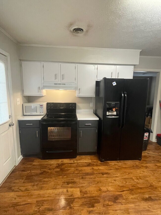 Cocina - 1527 Kenton St