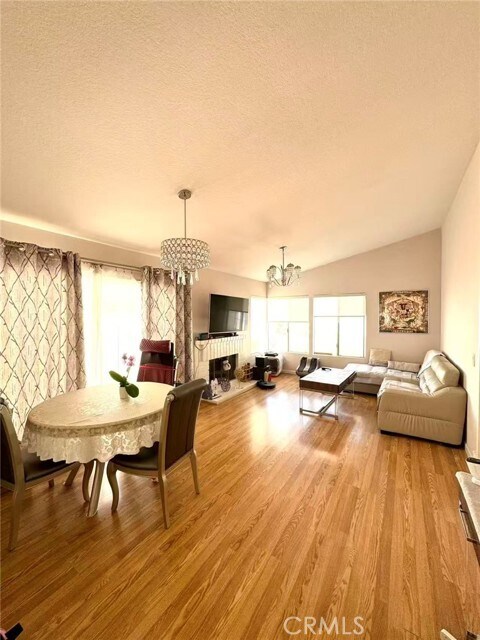 Foto del edificio - 15015 Dogwood Ln