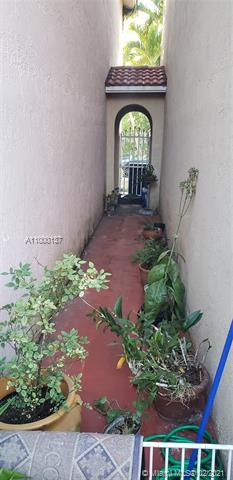 Building Photo - 5993 SW 162nd Pl