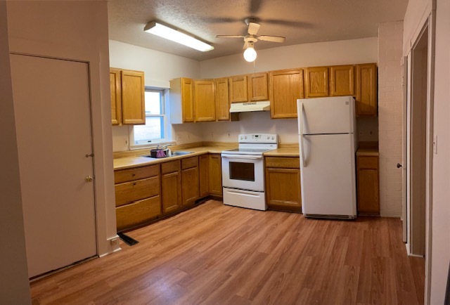 Kitchen - 1158 Forest Ave