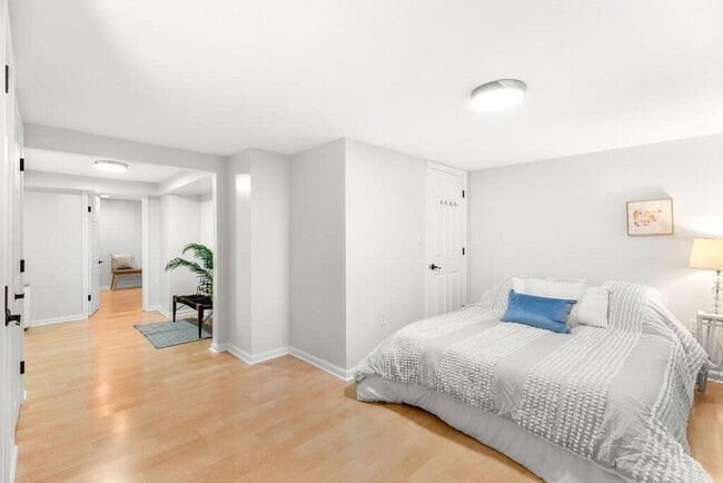 Building Photo - 25 3rd St