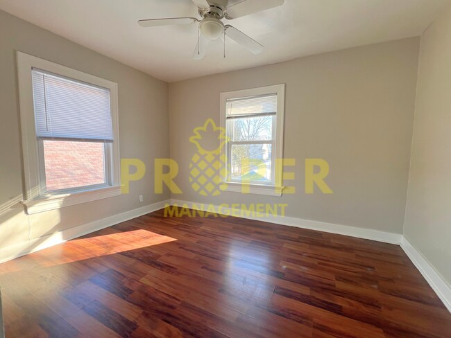 Building Photo - 3 bedrooms 1 bathrooms house for rent