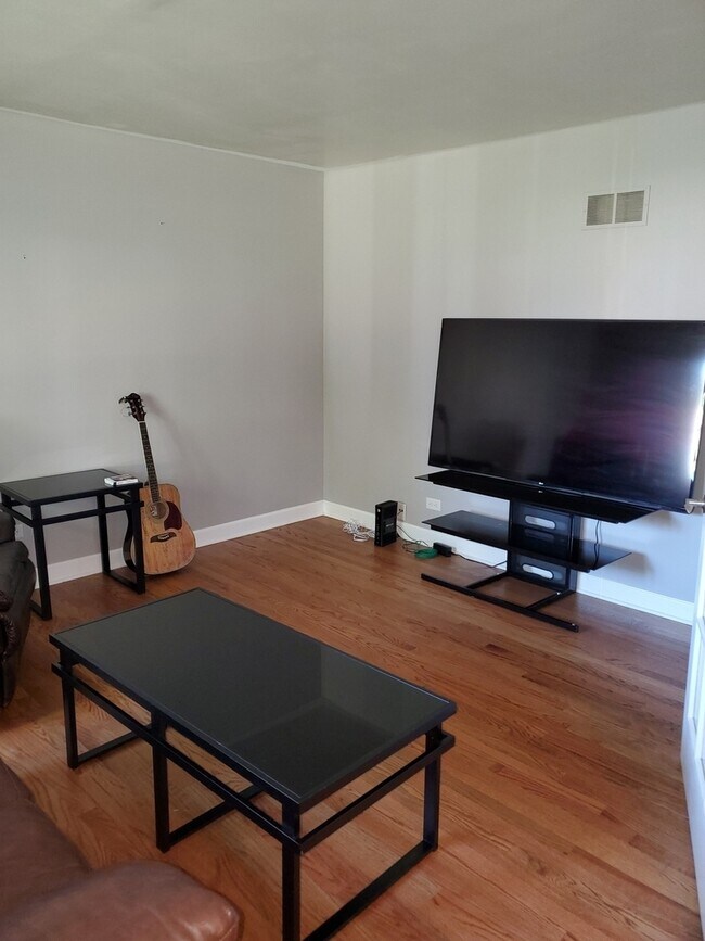 Building Photo - 5 Birch Ct