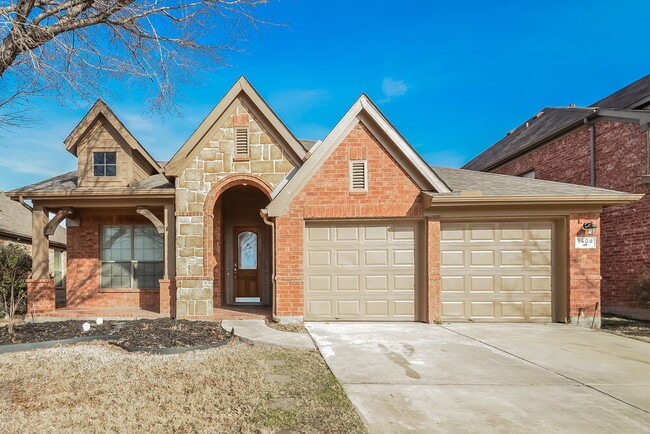Building Photo - 1409 Mockingbird Dr