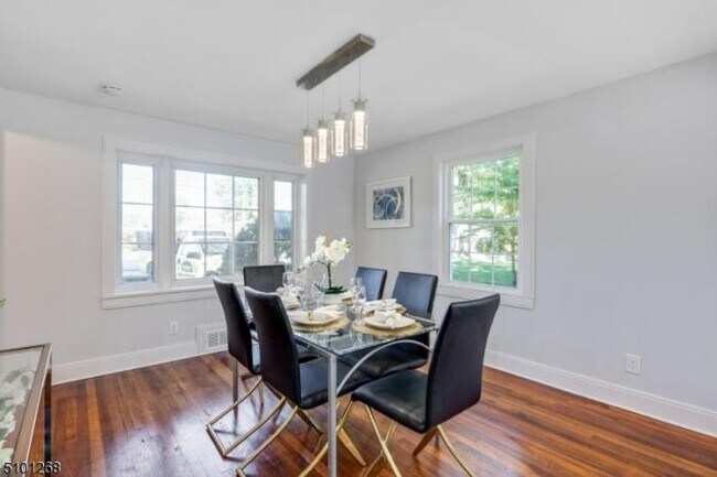 Foto del edificio - 3 bedroom in Summit NJ 07901