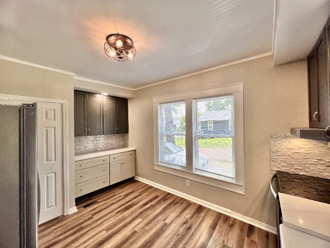 Building Photo - 2101 Hoitt Ave