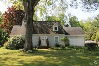 Building Photo - 15 Muirfield Dr