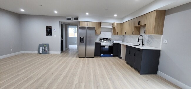 Foto del edificio - 5725 Klump Ave