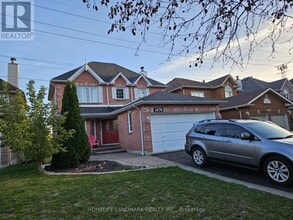 Building Photo - 1076 Wildrose Crescent