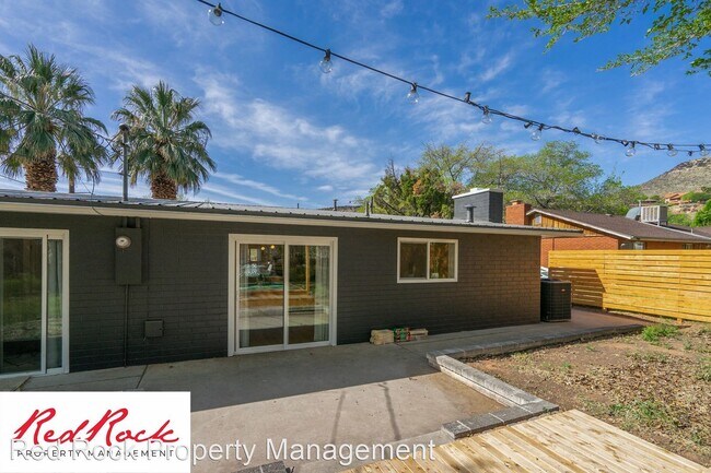 Building Photo - 4 br, 3 bath House - 554 W 500 N