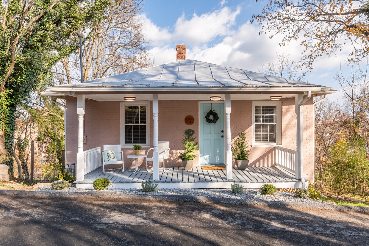 113 Garber St, Staunton, VA 24401 House Rental in Staunton, VA