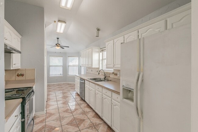 Building Photo - 1356 Dallshan Dr