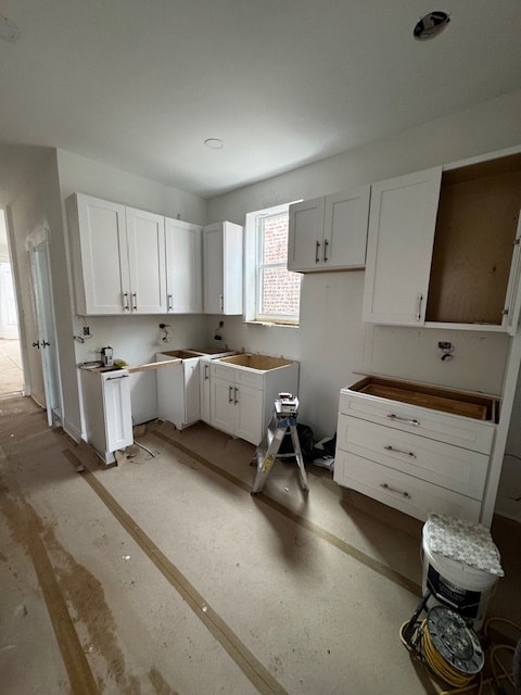 Kitchen - 2624 N Francisco Ave