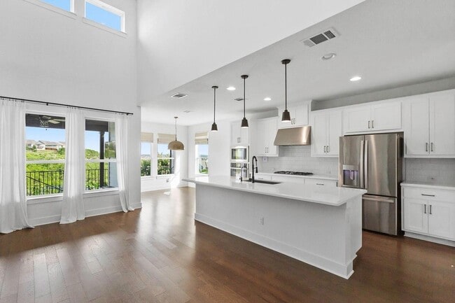 Building Photo - 829 Dayridge Dr