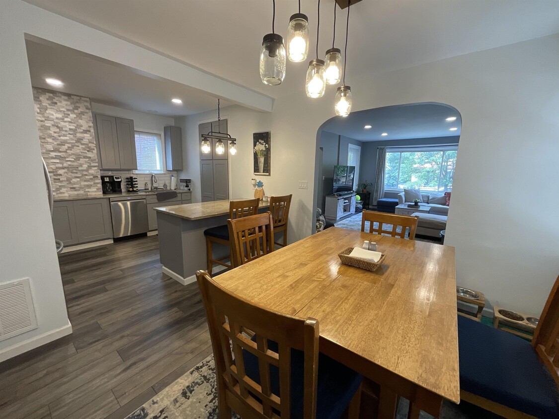 Foto principal - 71 Oakridge Ave