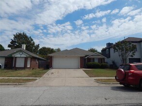 Building Photo - 6009 Castanada Dr