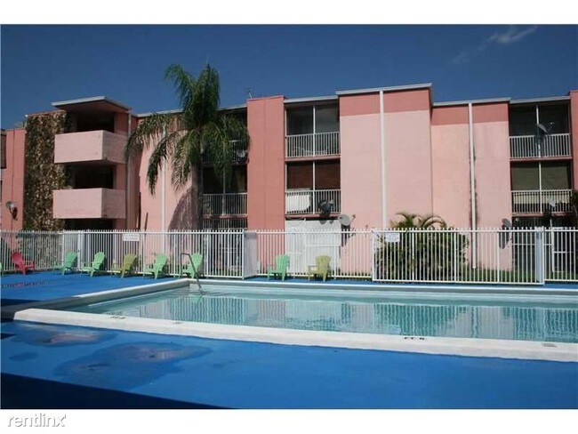 Foto del edificio - 19715 SW 114th Ave