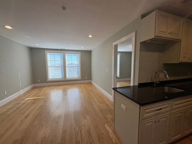 Building Photo - 130 Cabot