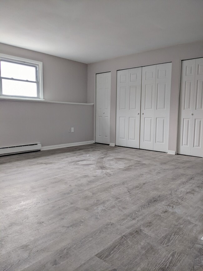 Building Photo - 142 Alexander Ave