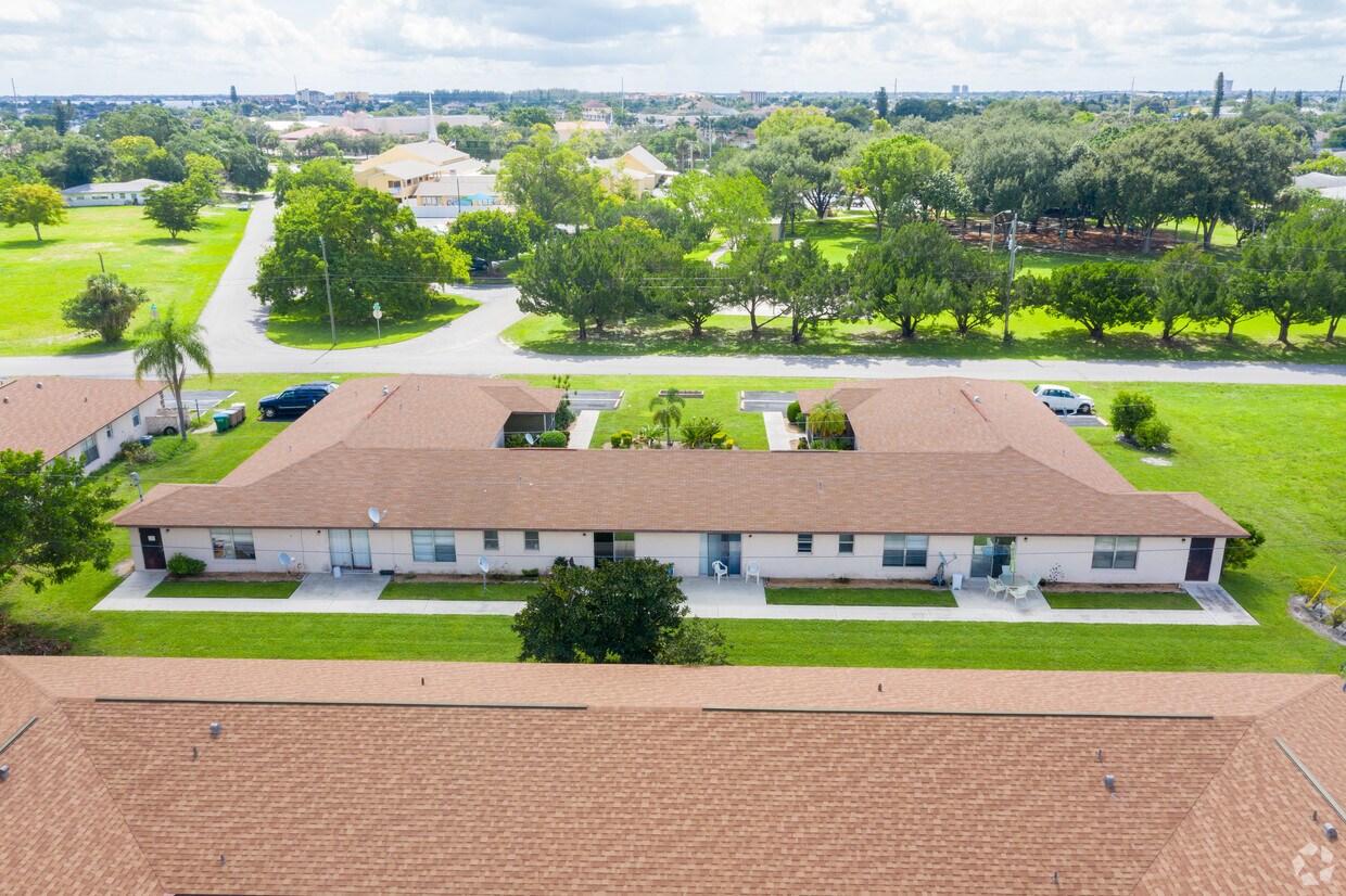 Foto del edificio - 4104 SE 12th Pl