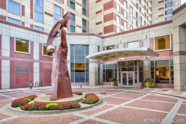 Building Photo - 1 br, 1 bath Condo - 130 Campau Cir NW # 1601