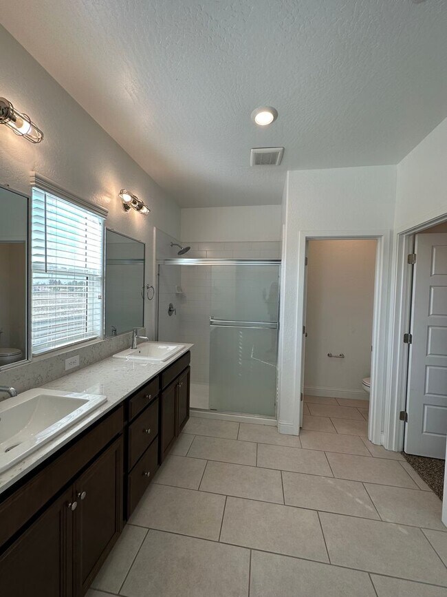 Foto del edificio - Lennar Built home coming soon!