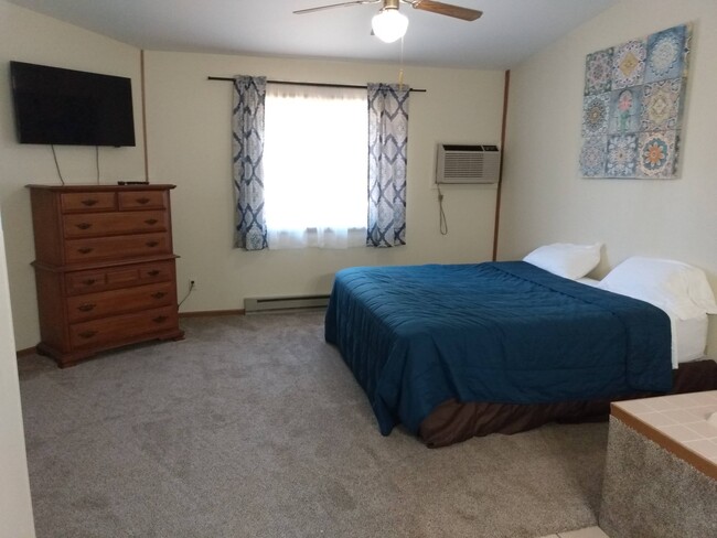 Master Bedroom - 874 Xanadu Rd