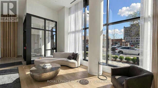Building Photo - 3009 Novar Rd