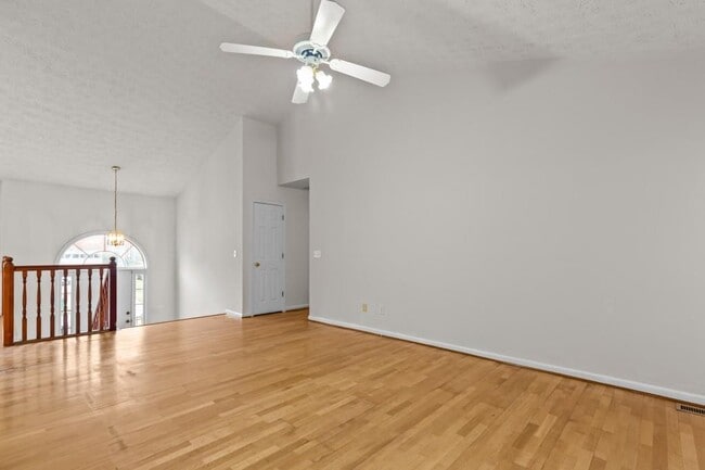 Foto del edificio - 4225 Hopkins Bluff Way