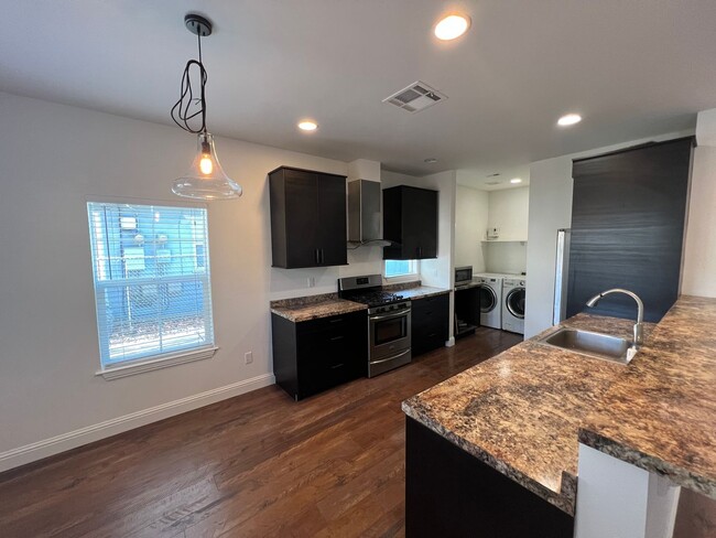 Foto del edificio - 3 Bed / 2 Bath | North Oak Park Home Avail...