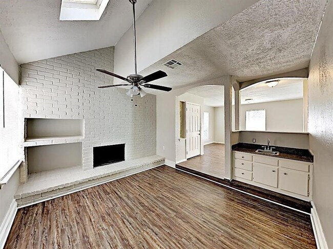 Building Photo - 4451 W Cypress Villas Dr