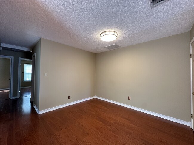 Foto del edificio - 3990 Roebling Ln