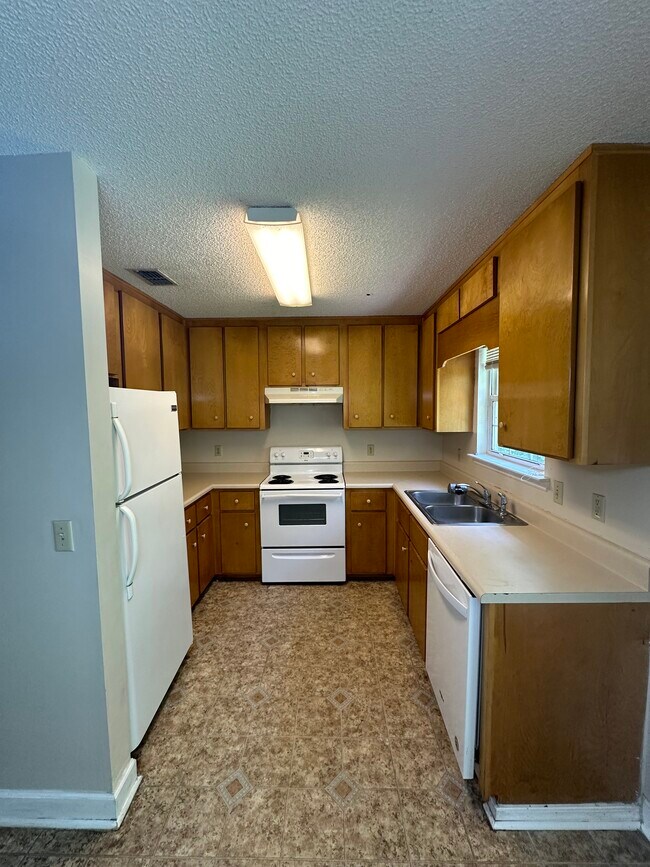 Building Photo - 140 Talbot Ct