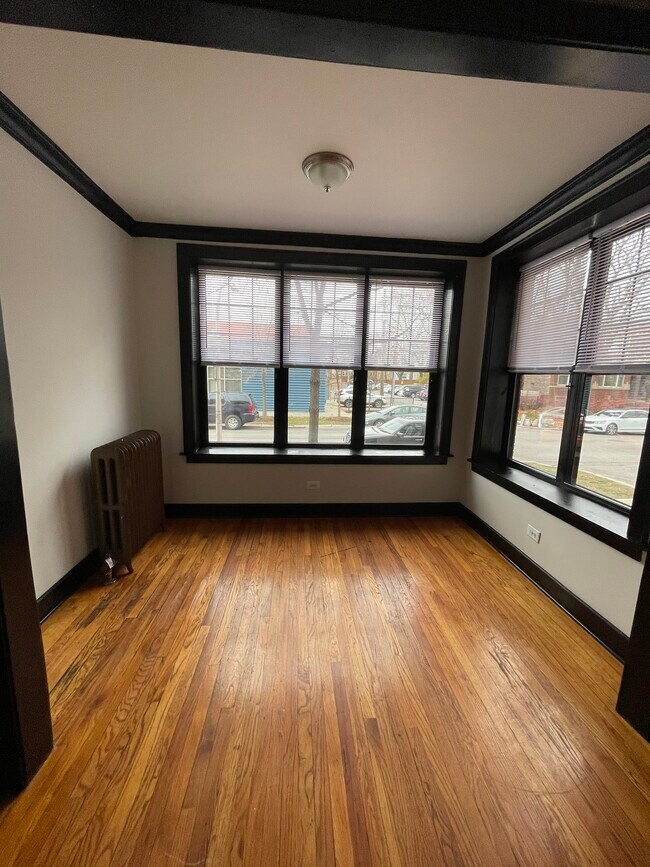 Foto del edificio - 6409 N Lakewood Ave