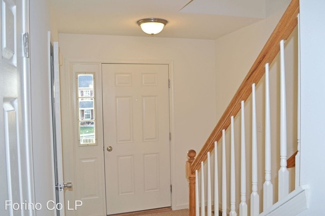 Building Photo - 3 br, 2.5 bath House - 2823 Mannerchor Rd