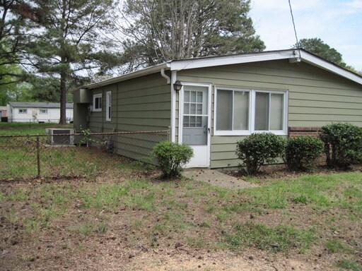 Building Photo - 1311 Sparrow Rd