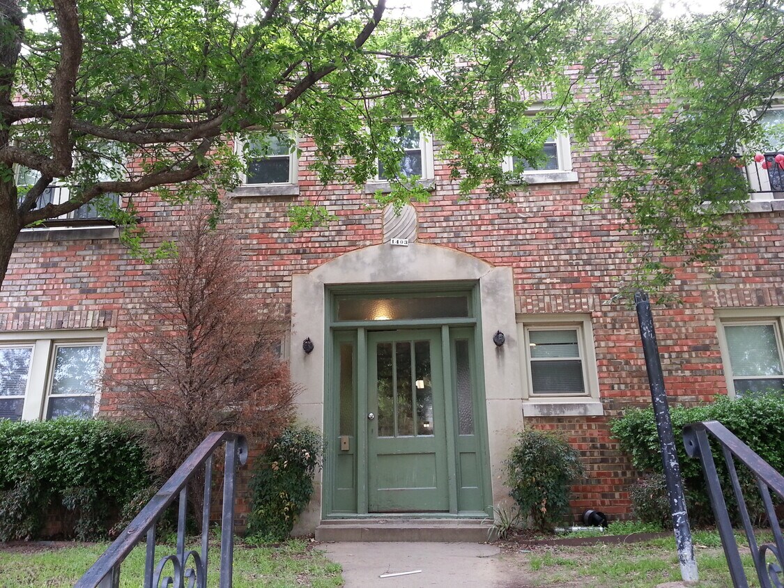 Primary Photo - 1403 S Rockford Ave