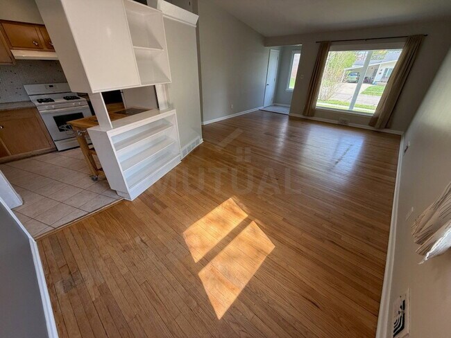 Foto del edificio - 23611 Bicking Ct