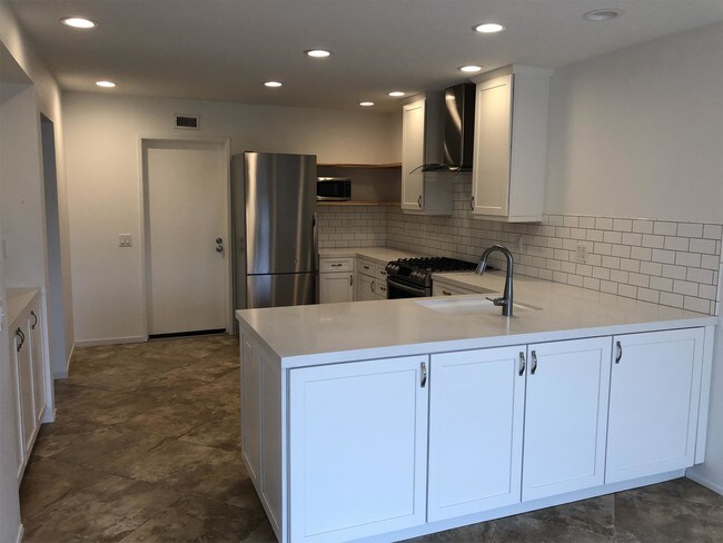 Building Photo - 4630 Driftwood Cir